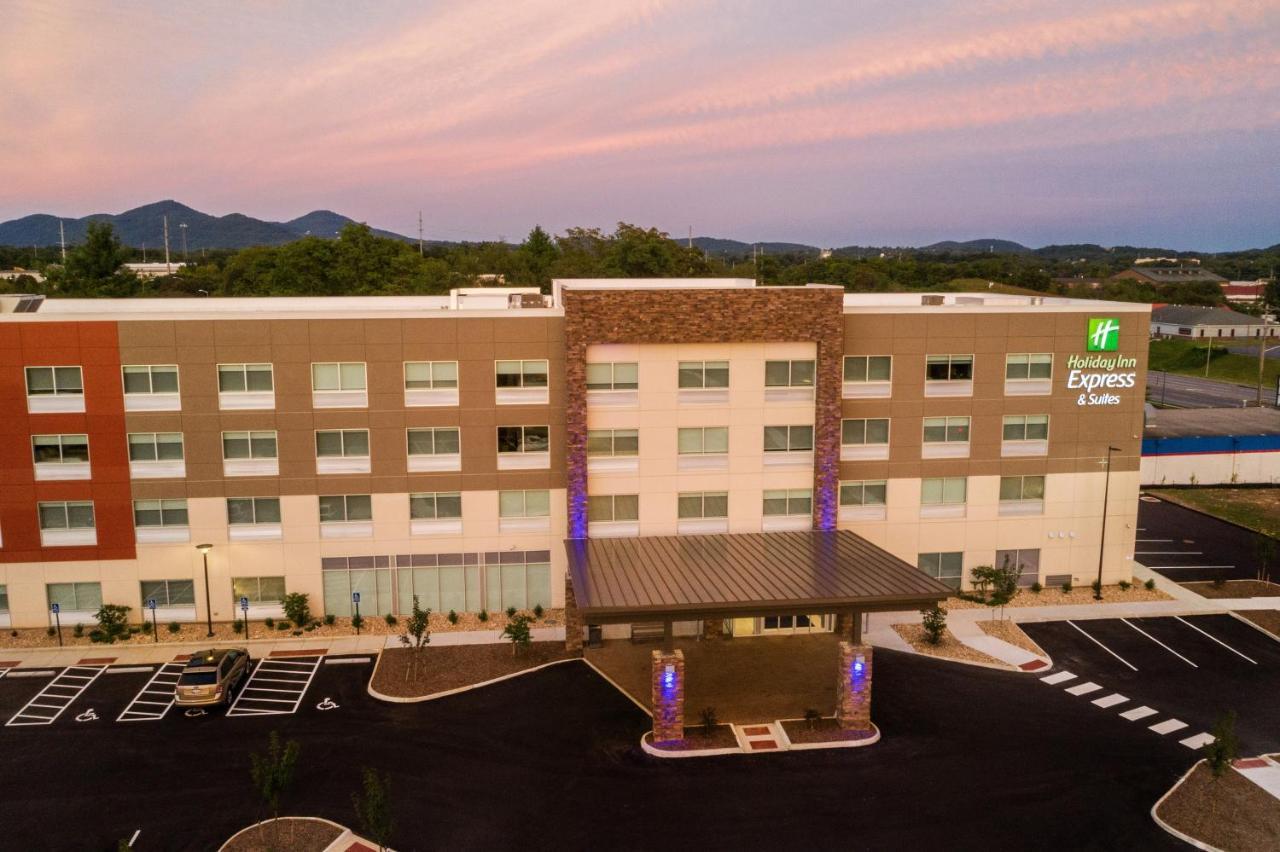Holiday Inn Express & Suites - Roanoke - Civic Center Экстерьер фото