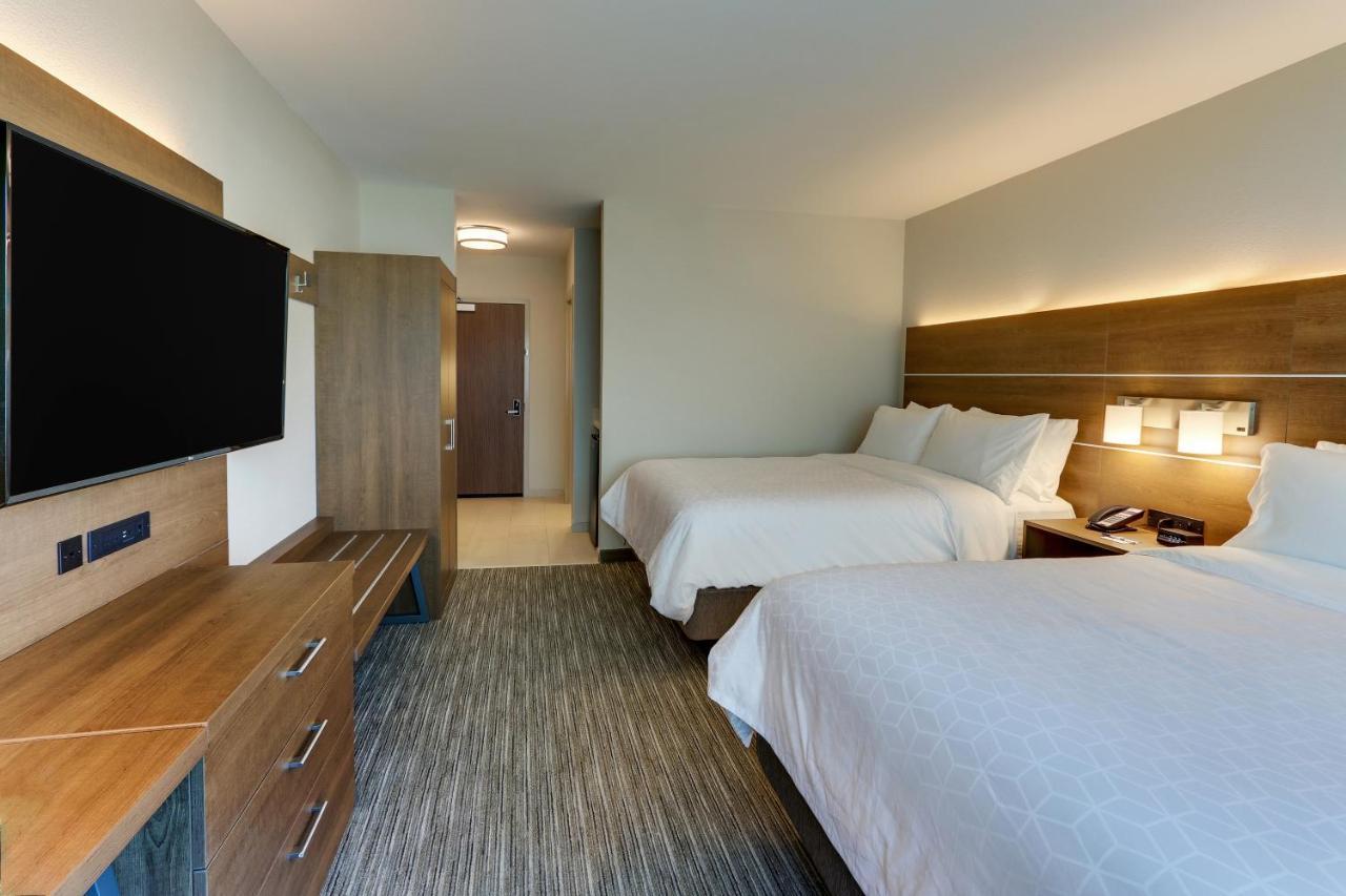 Holiday Inn Express & Suites - Roanoke - Civic Center Экстерьер фото