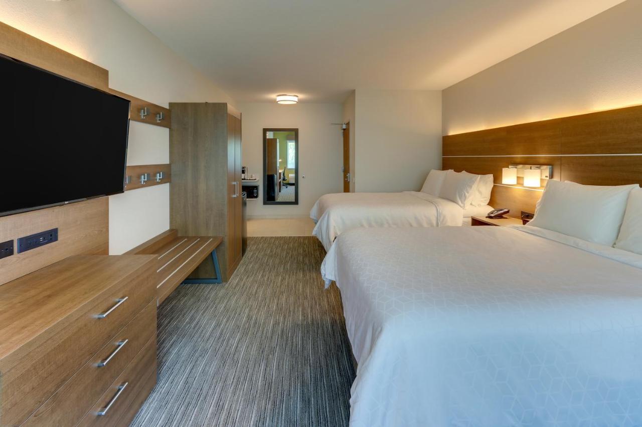 Holiday Inn Express & Suites - Roanoke - Civic Center Экстерьер фото