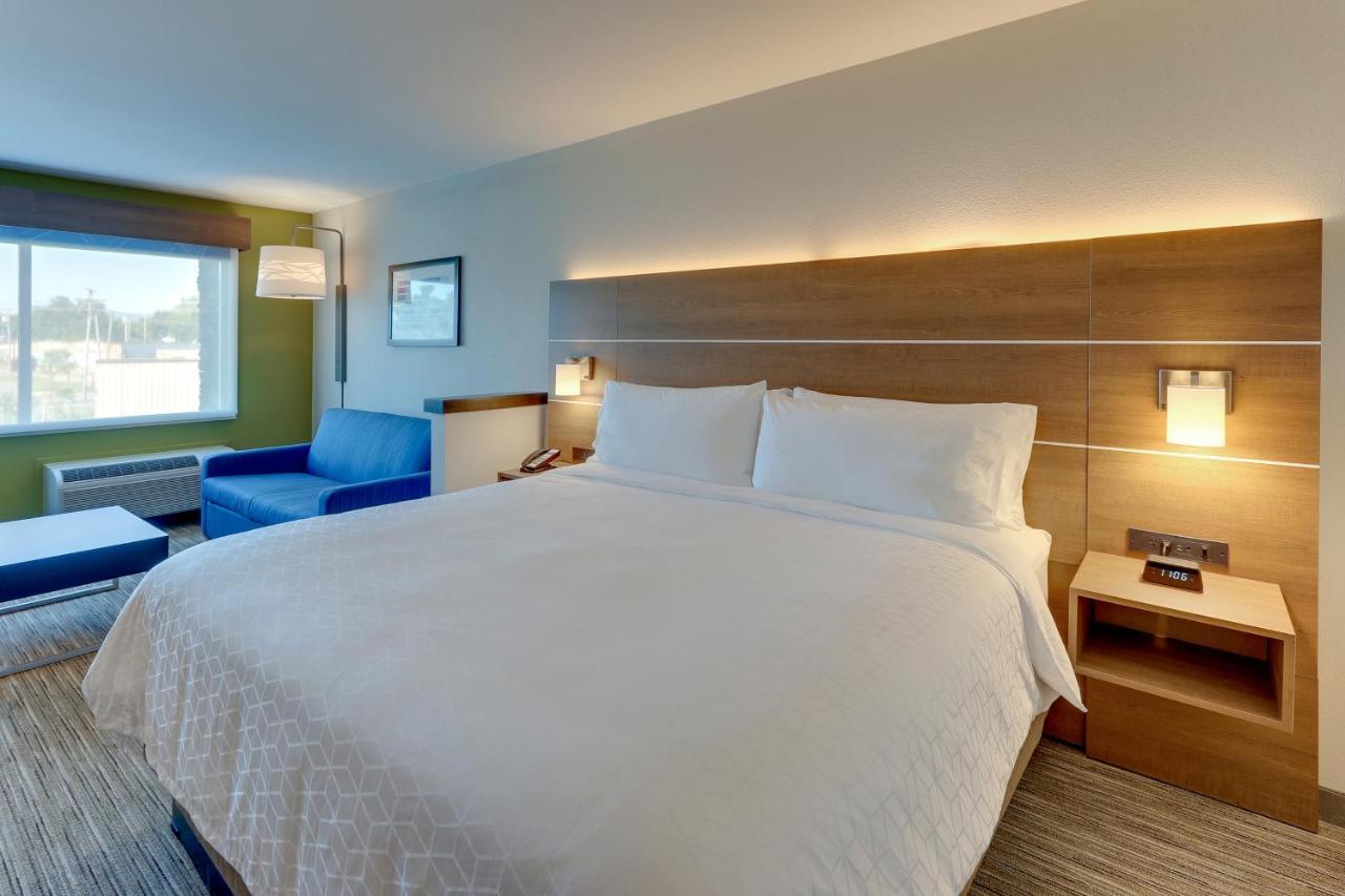 Holiday Inn Express & Suites - Roanoke - Civic Center Экстерьер фото