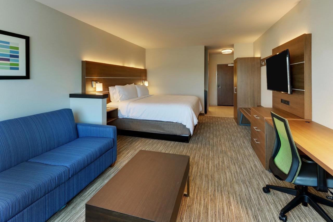 Holiday Inn Express & Suites - Roanoke - Civic Center Экстерьер фото