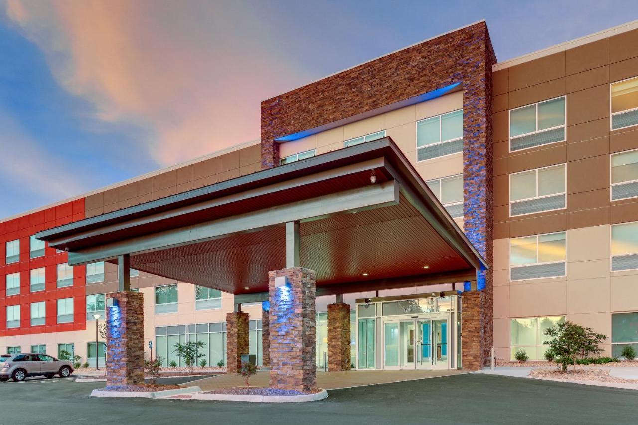 Holiday Inn Express & Suites - Roanoke - Civic Center Экстерьер фото