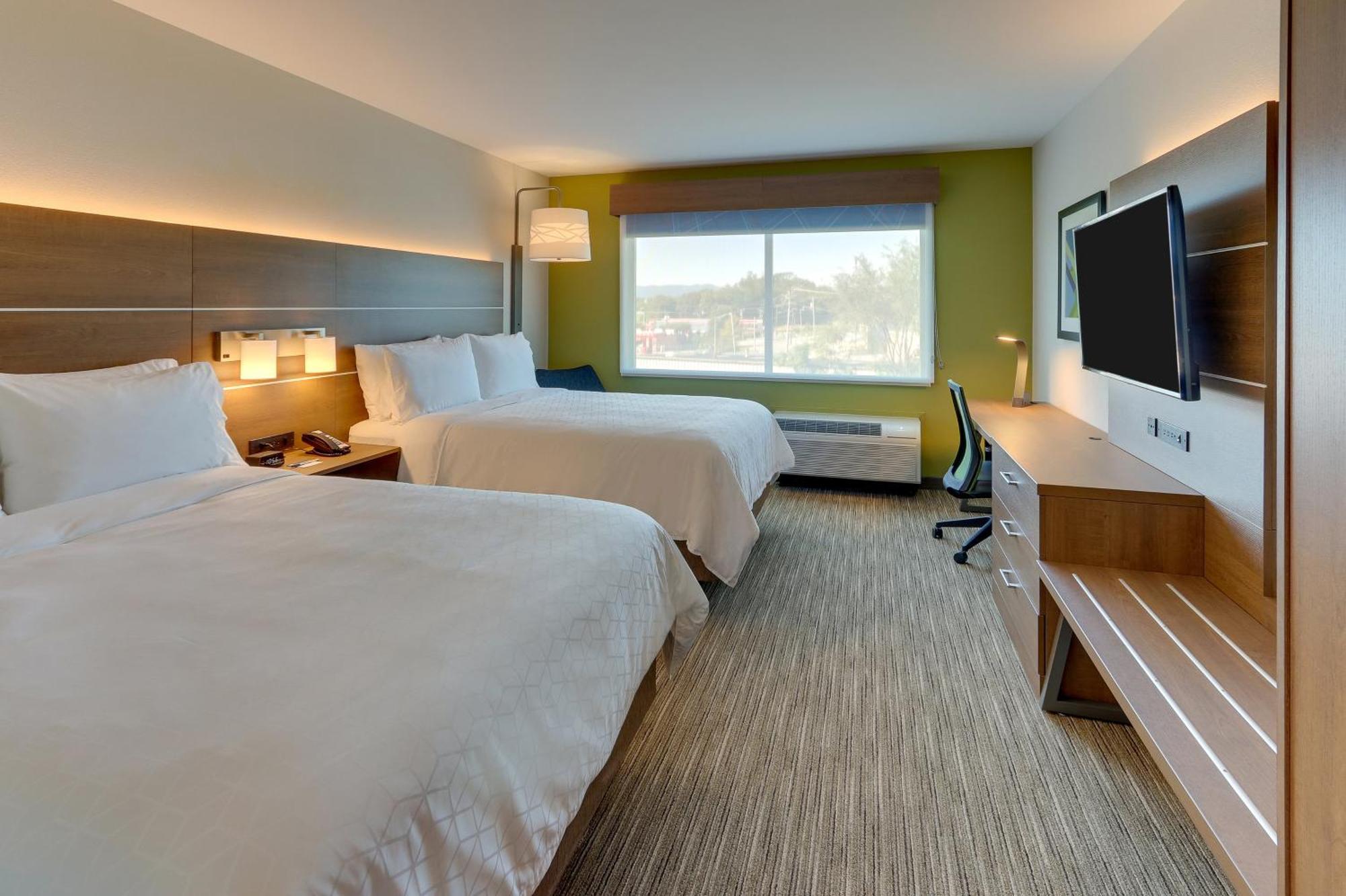 Holiday Inn Express & Suites - Roanoke - Civic Center Экстерьер фото